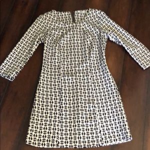 Zip up the back white blank dress 👗